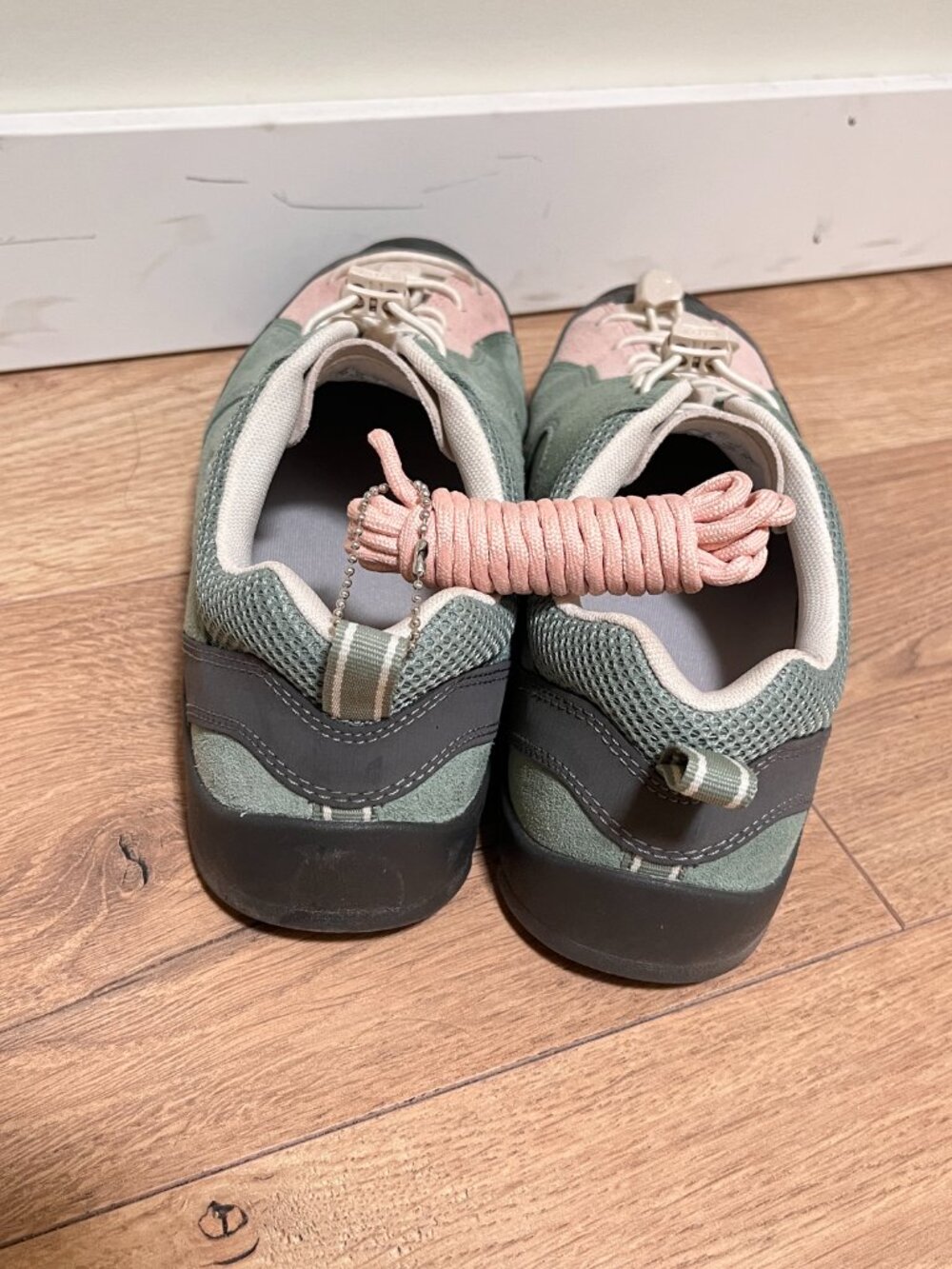 Keens Women's Jasper Rock Sneakers - Picture 3 of 6